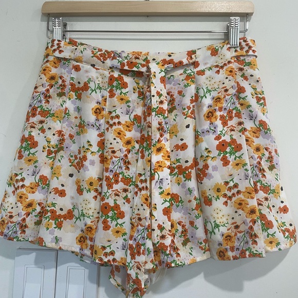 Aritzia Sunday Best Westley Short White/ Pumpkin Floral Skort Pleated Belted 4 - Picture 6 of 14